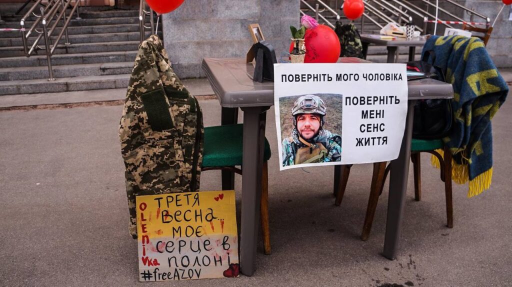 «‎Я не живу, я існую — з болем, з невідомістю». Як засновниці ГО «‎Спільнота Оленівки» борються за повернення військовополонених