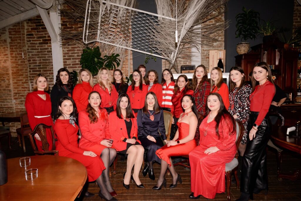 Об’єднання кардіологинь: Як проєкт Lady in Red підвищує обізнаність щодо серцево-судинних захворювань серед жінок