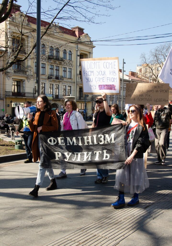 У Львові провели феміністичний марш «Домагайся справедливості, а не жінок»