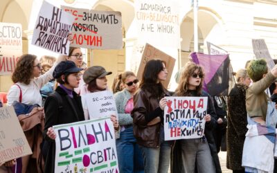У Львові провели феміністичний марш «Домагайся справедливості, а не жінок»