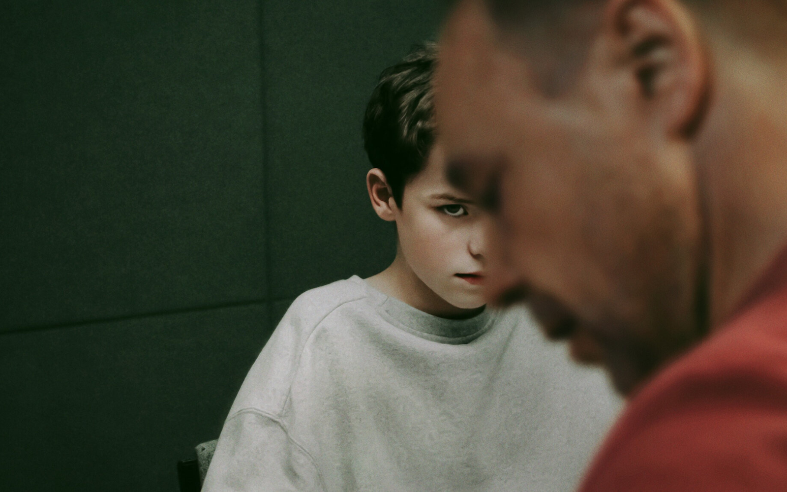 У британських школах після виходу серіалу «Юнацтво» проводитимуть уроки боротьби з мізогінією та сексизмом