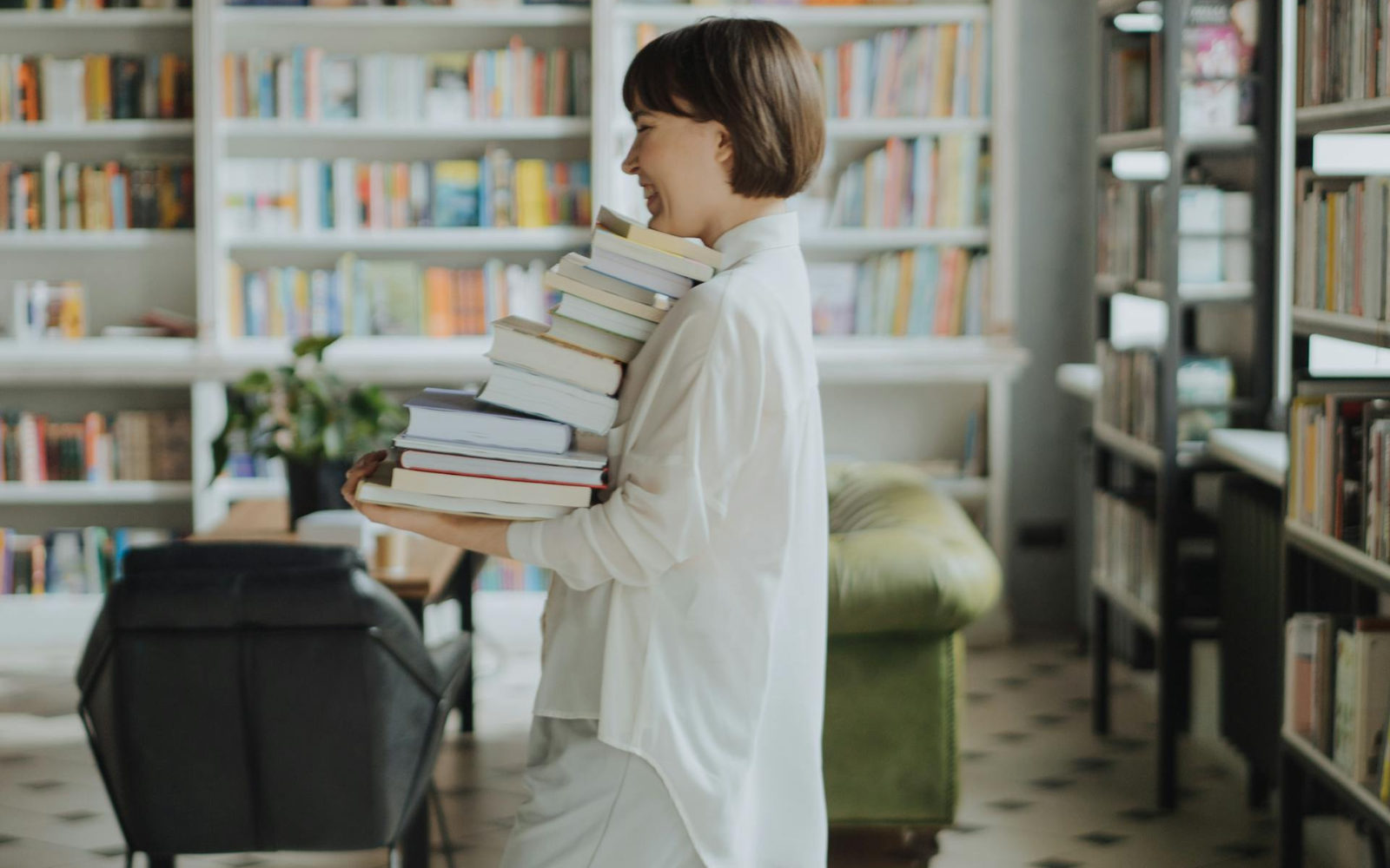 Катерина «Пташка» Поліщук із двома волонтерками запустила нове видавництво, що випускатиме іспаномовну літературу