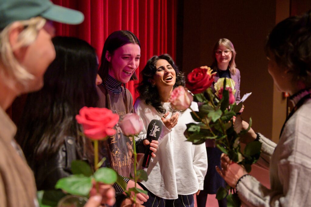 Режисерки Емма Гаф Гоббс та Ліла Варґезе про свій дебют «Космічна принцеса-лесбійка», який став найкращим квір-фільмом Берлінале