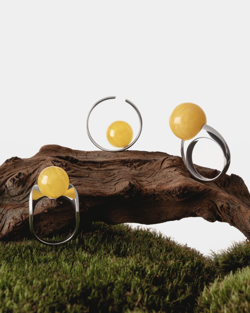 SOVA презентує колекцію до Дня матері: у кампейні знялися акторки театру імені Франка