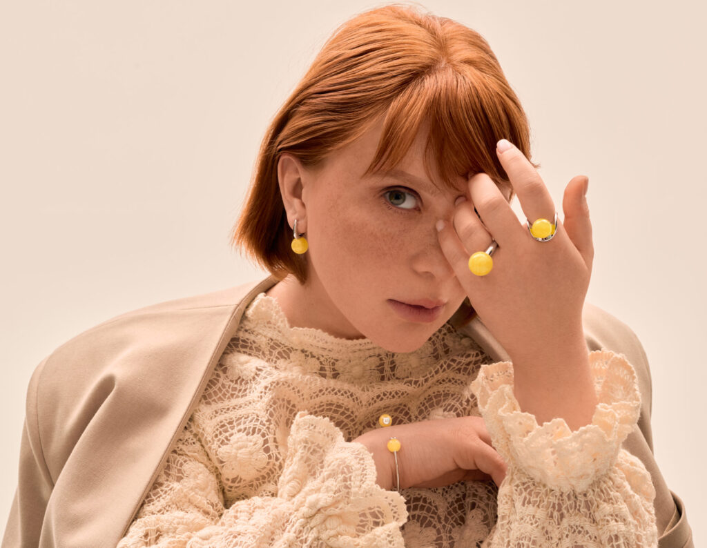 SOVA презентує колекцію до Дня матері: у кампейні знялися акторки театру імені Франка