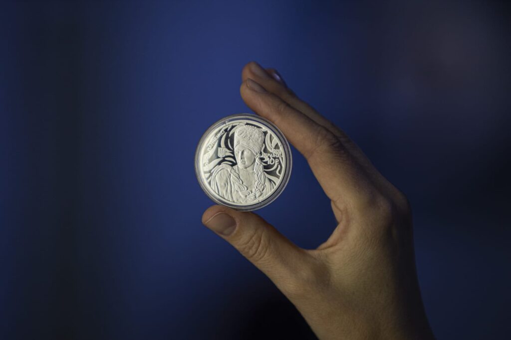 Нацбанк присвятив пам’ятну монету видатній українській художниці Любові Панченко