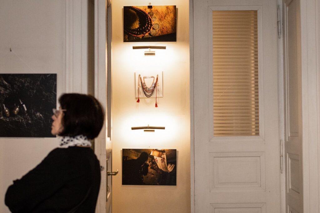 «Бетельгейзе. Намисто для Рути». У Львові відкрили фотовиставку загиблої журналістки та військової Алли Пушкарчук