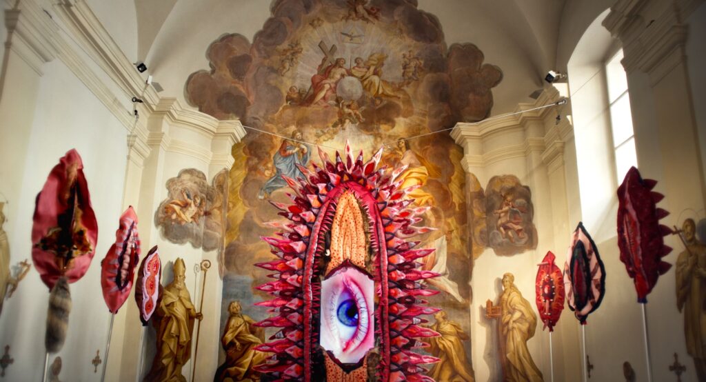 «Що означає — бути релігійною феміністкою в сучасному світі». Лідерка FEMEN Інна Шевченко про свій документальний фільм Girls and Gods