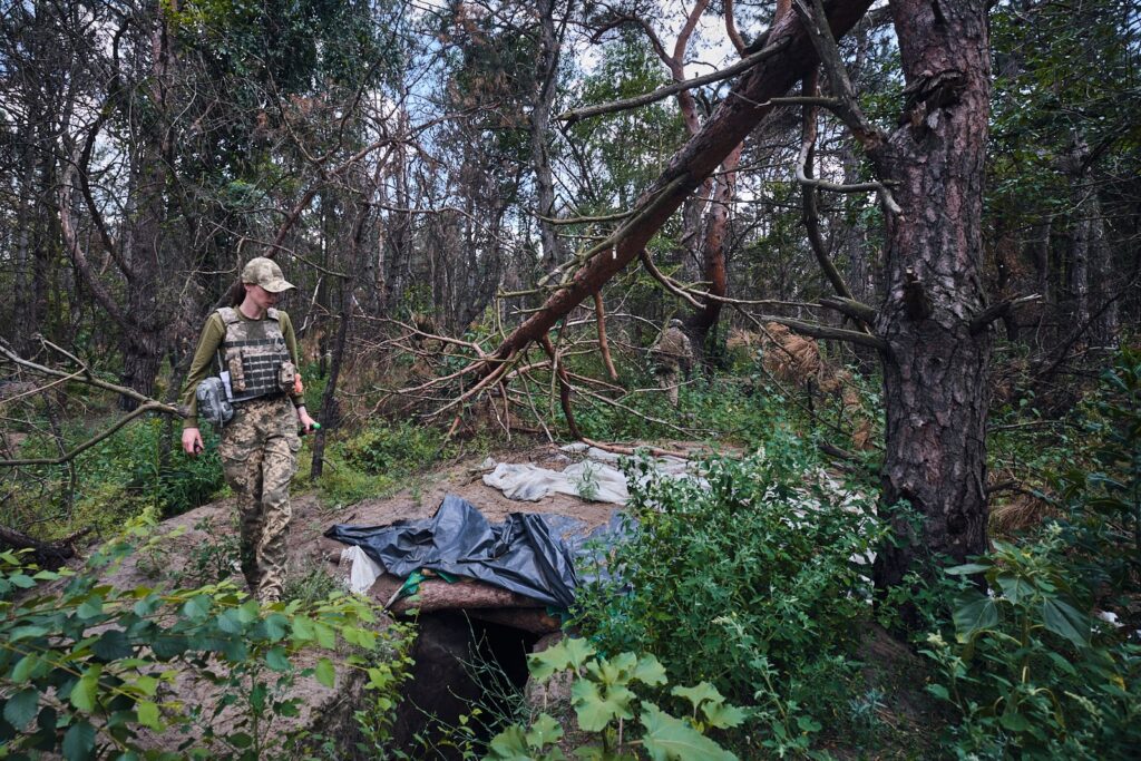 «Коли працюєш зі смертю, потрібно залишатися максимально живим». Військовослужбовиця Катерина Ротаренко про пошук зниклих безвісти воїнів