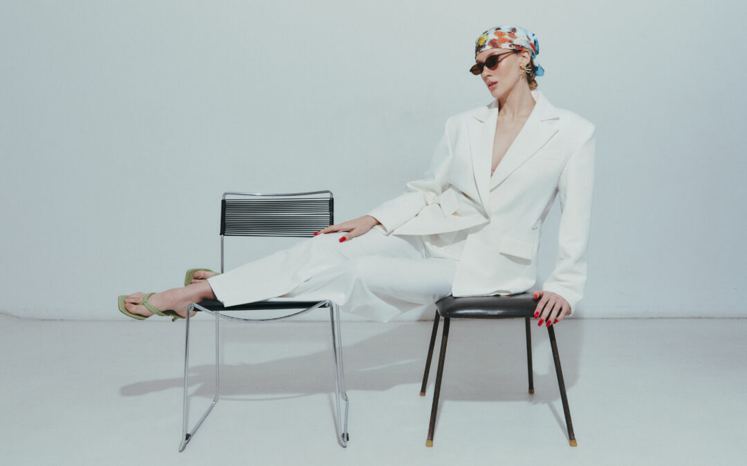 На підтримку Фонду Алли Горської і Віктора Зарецького: бренд «Не хустка» випустив колекцію аксесуарів із картинами художника-шістдесятника