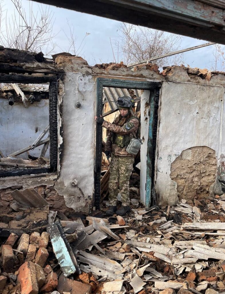 «Коли працюєш зі смертю, потрібно залишатися максимально живим». Військовослужбовиця Катерина Ротаренко про пошук зниклих безвісти воїнів