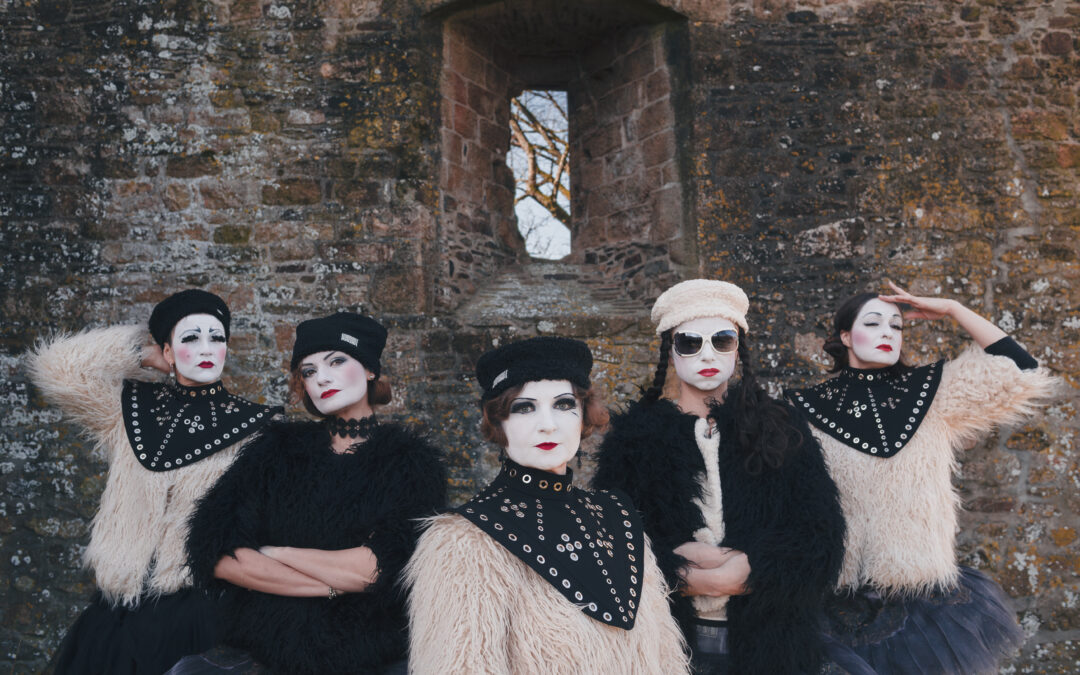 «Повернення». Гурт Dakh Daughters випустив пісню на вірш Вікторії Амеліної, присвятивши її викраденим росією дітям