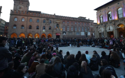 Італію сколихнули вбивства двох студенток: тисячі людей вийшли на вулиці країни проти феміциду