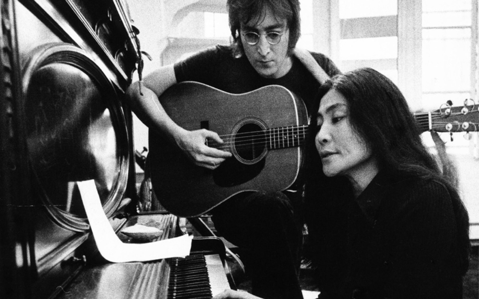 «Хочу, щоб ти і твоя дитина померли». Йоко Оно у документальному фільмі розповіла про цькування через розпад The Beatles