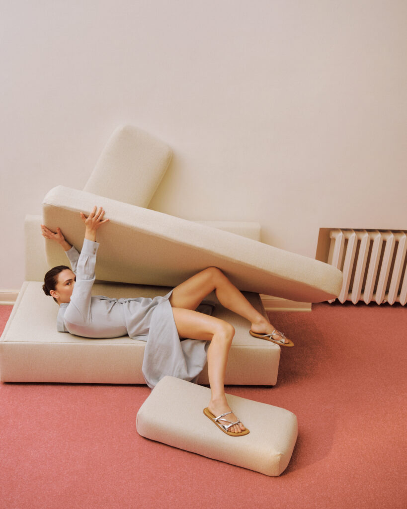 Хореографиня Анастасія Харченко знялась у дебютному кампейні українського barefoot-бренда NUGAIA