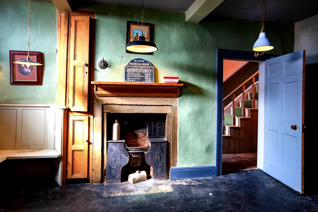 Музей, освітній центр та готель. У Великій Британії після ремонту відкрили для відвідування будинок, де народилися сестри Бронте