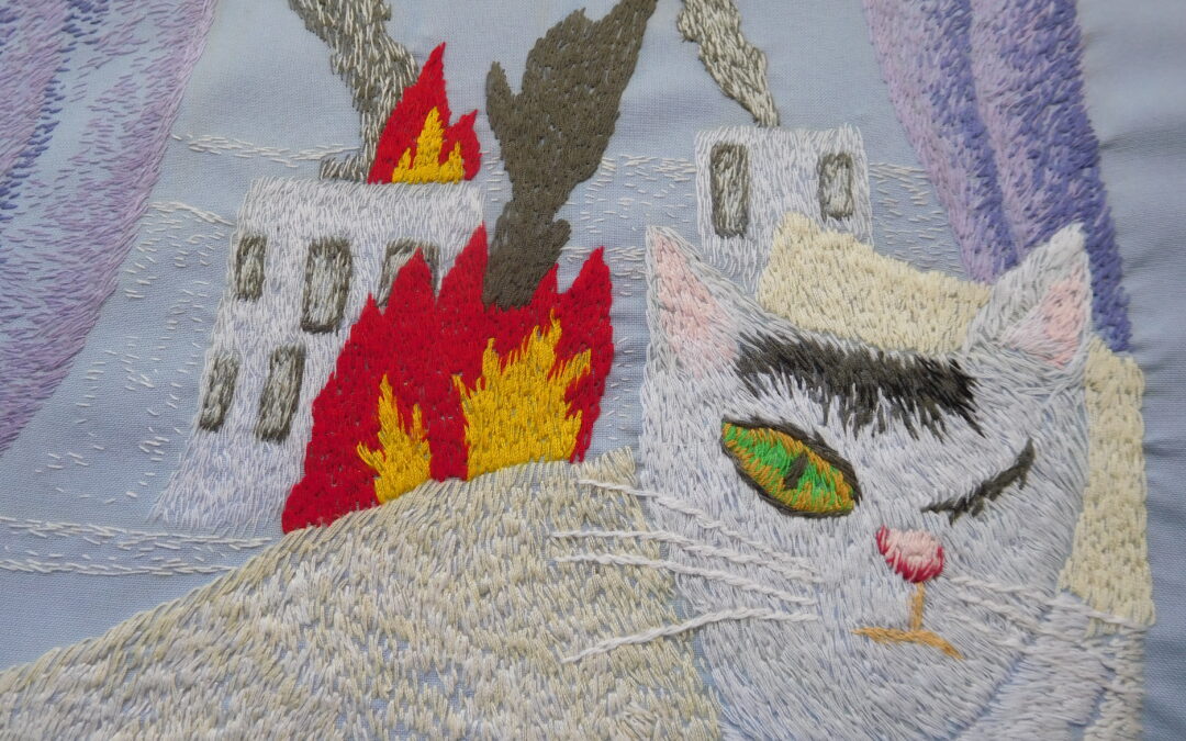 «Війна котиків»: київські мисткині випустили першу ілюстровану вишивками книжку