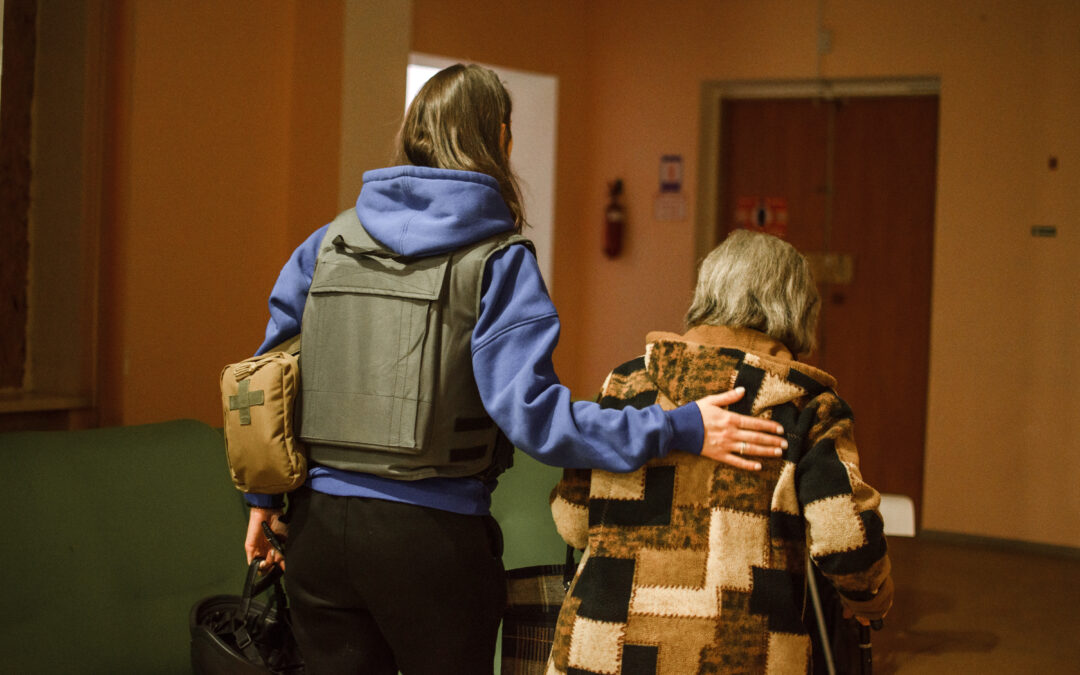 «Я не можу жити так, наче нічого не відбувається». Як лікарки-волонтерки FRIDA Ukraine допомагають людям на прифронтових територіях