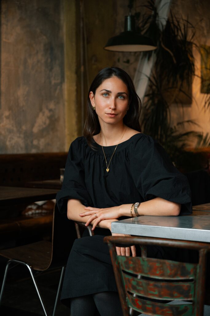 В Україні запустили нове видавництво «Хто це?», що випускатиме трансформаційну літературу досвіду