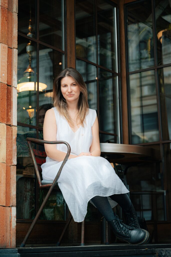 В Україні запустили нове видавництво «Хто це?», що випускатиме трансформаційну літературу досвіду