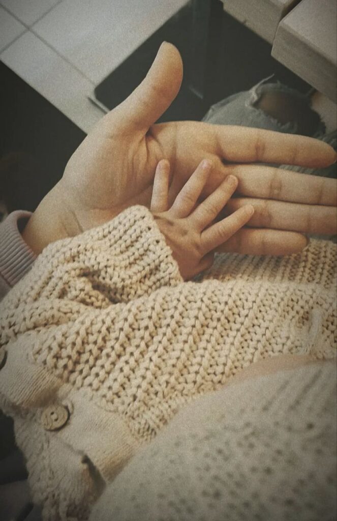 «Це не героїзм, а можливість дати дітям дім»: досвід трьох українських родин щодо усиновлення, патронату й прийомного виховання