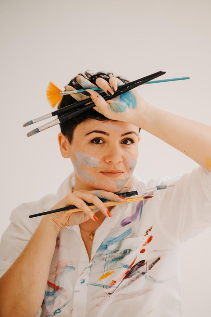 Вилікувати депресію, відкрити артшколу й виховувати сина з аутизмом. Розмова з художницею Людмилою Гавриш