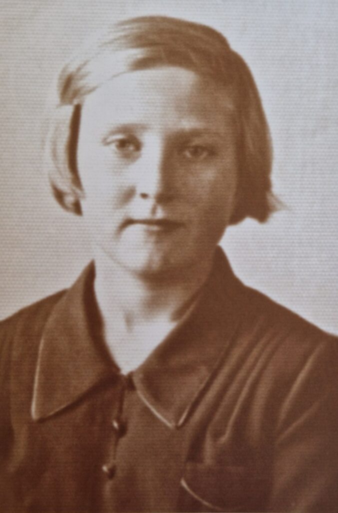 Майстриня образів: Софія Караффа-Корбут та її внесок в українську книжкову графіку