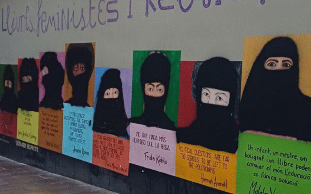 Вандали намалювали «нікаби» на феміністичному муралі в Барселоні