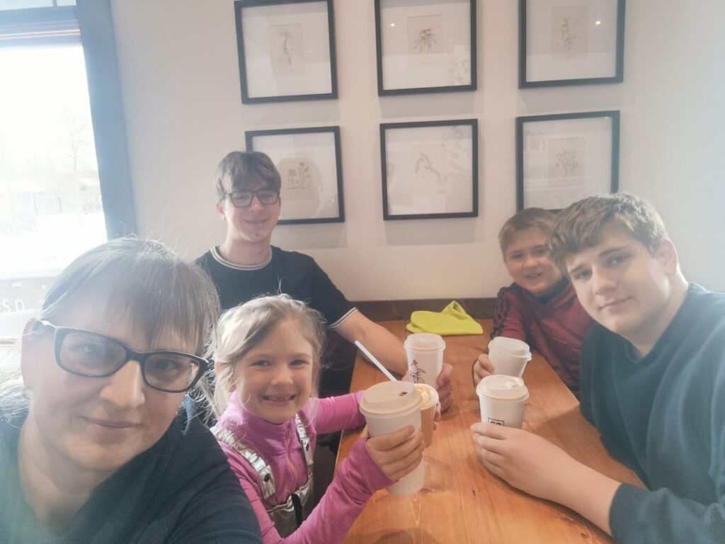 Чому підтримка суспільства важлива для жінок військових: Історія Надії, героїні фільму «Татова колискова»