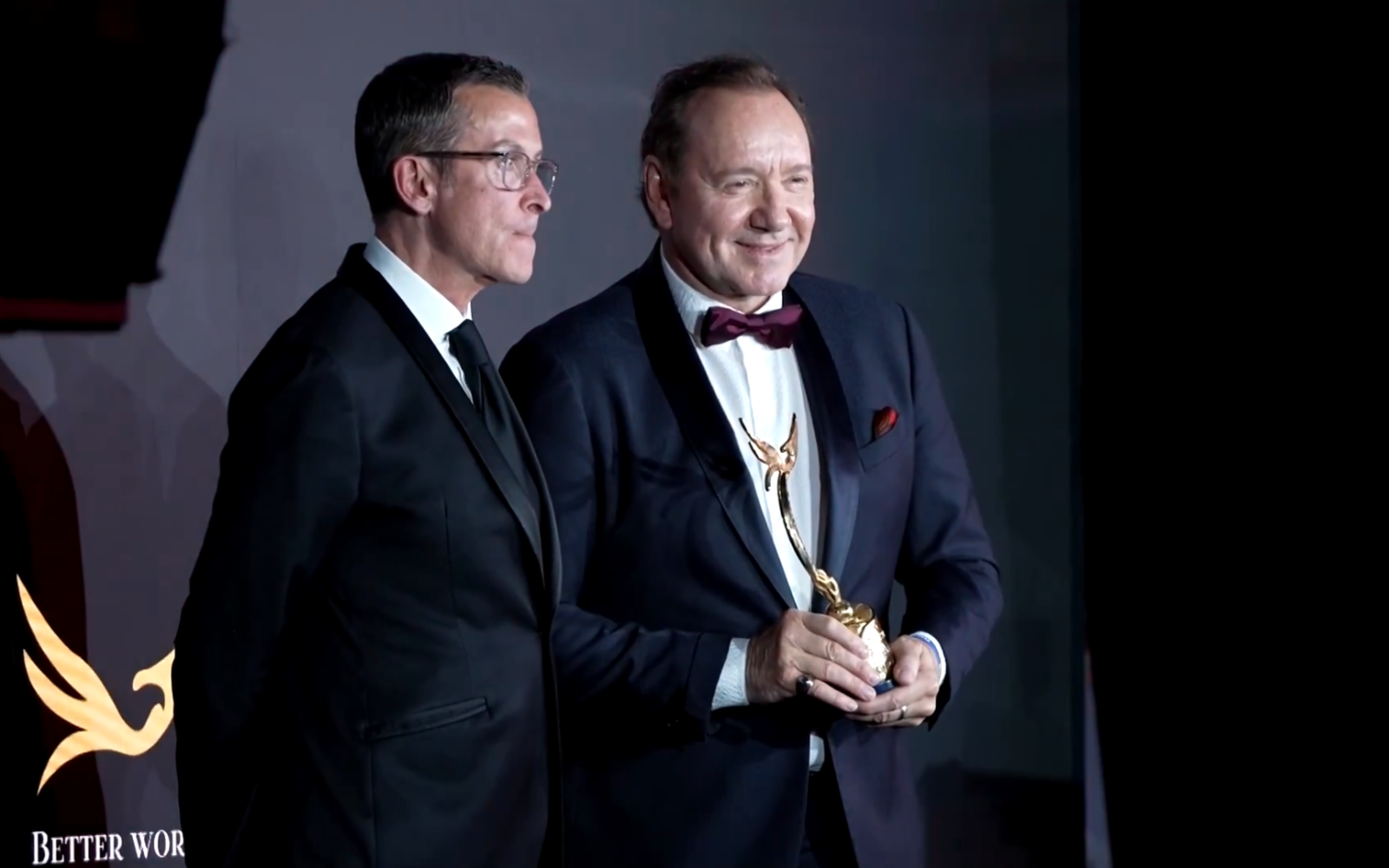 Кевін Спейсі в Каннах отримав нагороду за досягнення у кіно від фонду, що виступає за права жінок і дітей