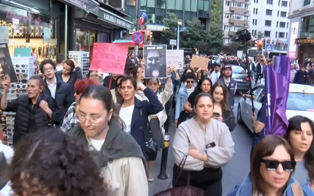 У Туреччині чоловік застрелив колишню дружину посеред вулиці: сотні жінок вийшли на акцію протесту проти феміциду