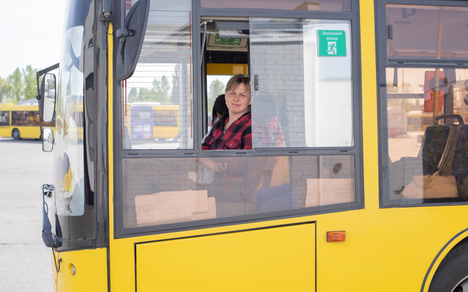 «Нетипова» професія, відсутність жіночих вбиралень і нижчі зарплати — результати дослідження гендерних розривів у сфері муніципального транспорту