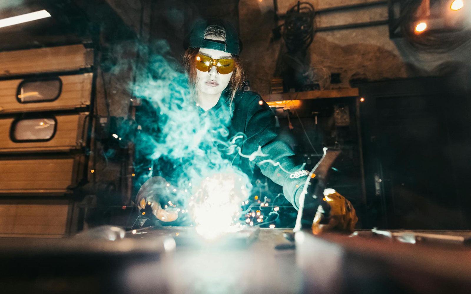 У Києві стартувала програма навчання для жінок за технічними спеціальностями — всі деталі