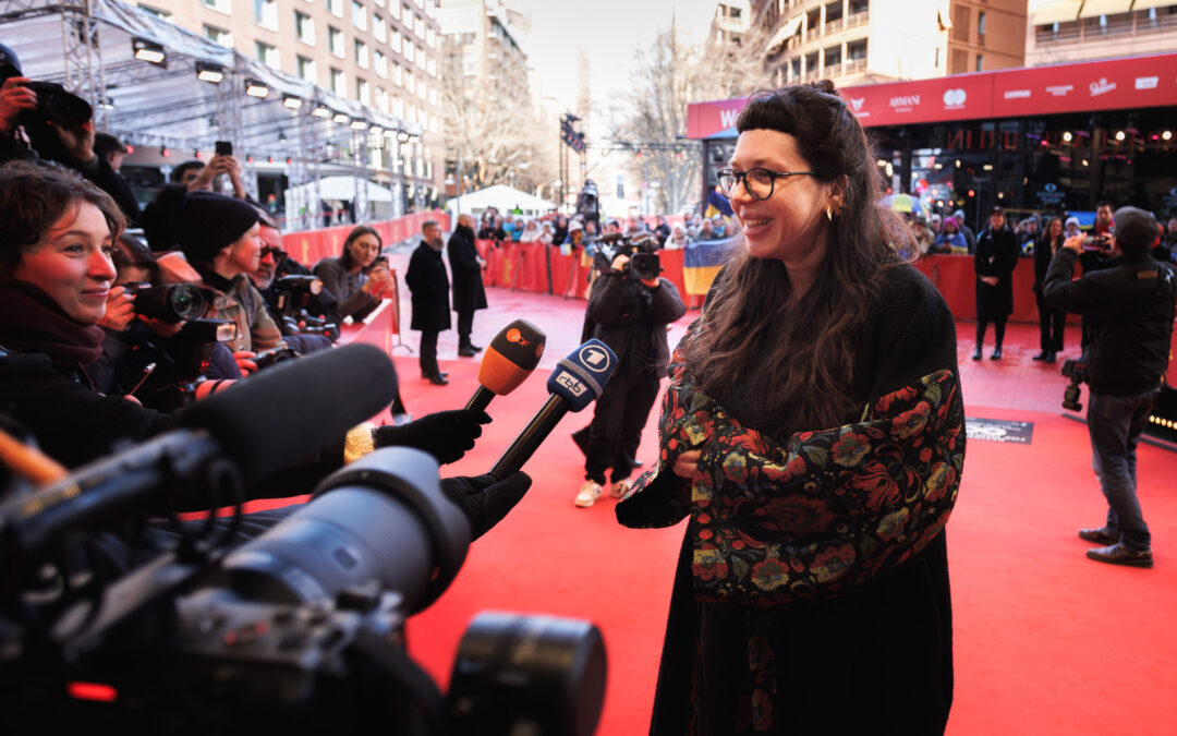 «Ти мусиш жити в будь-яких умовах, будувати підземну школу або спускатися в метро і там навчати дітей». Інтерв’ю з режисеркою Катериною Горностай про фільм «Стрічка часу»