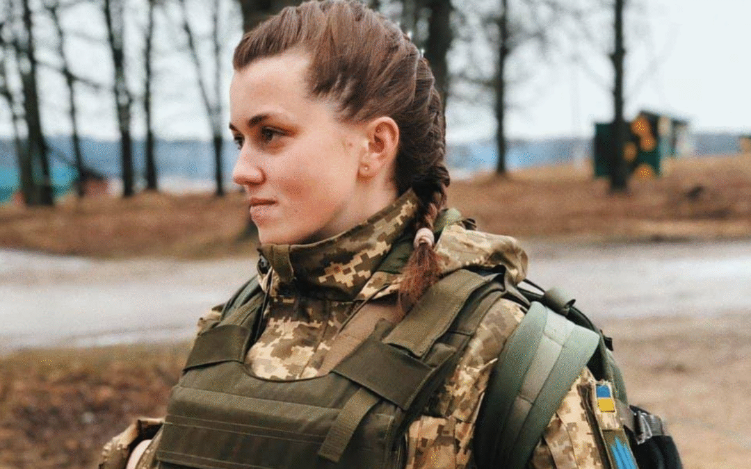 «Коли служба не має гендеру». Вийшов посібник зі сповіддю першої командирки піхотного взводу в ЗСУ