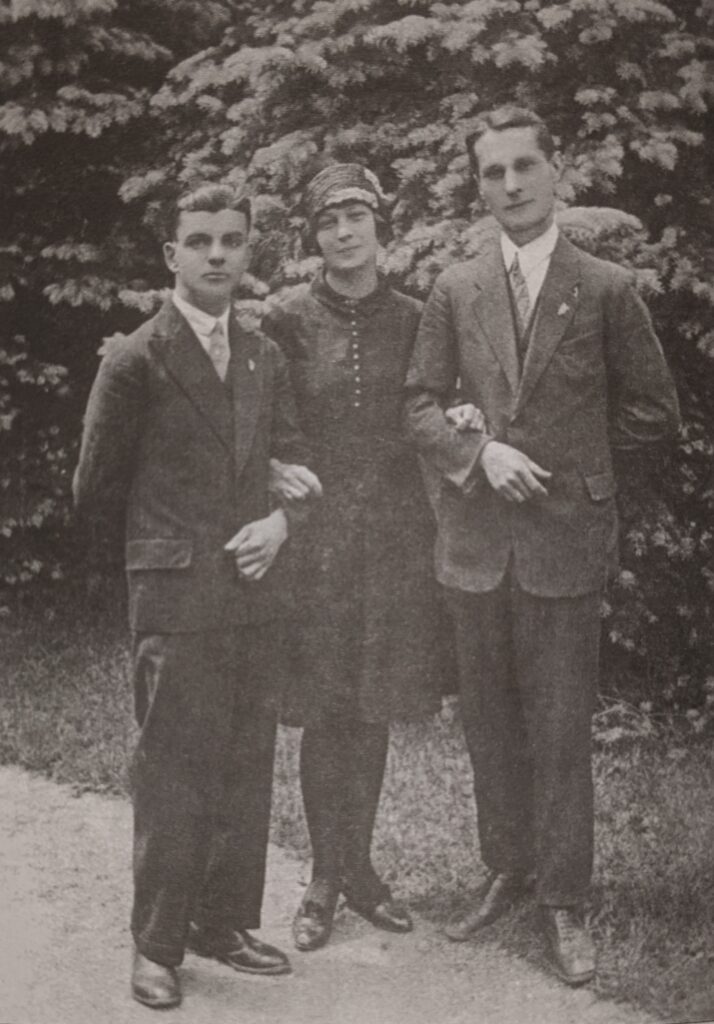 «Відшукати у тьмі глибокій блискавок фанатичні очі»: Як Олена Теліга будувала власну ідентичність