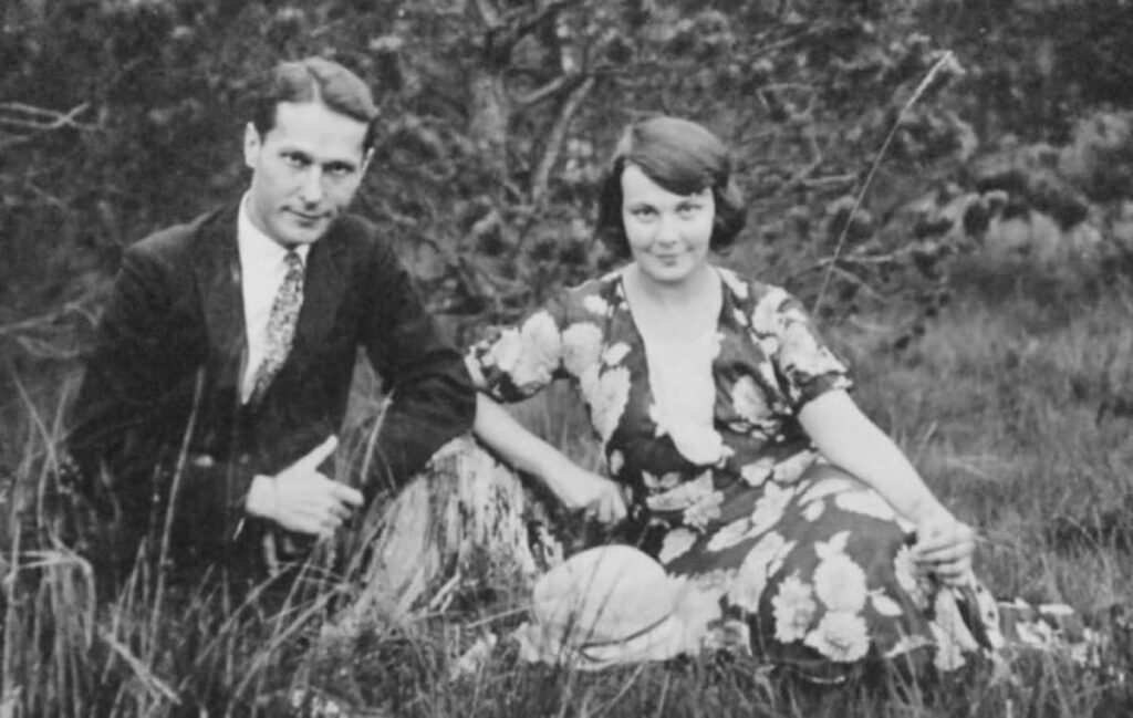 «Відшукати у тьмі глибокій блискавок фанатичні очі»: Як Олена Теліга будувала власну ідентичність