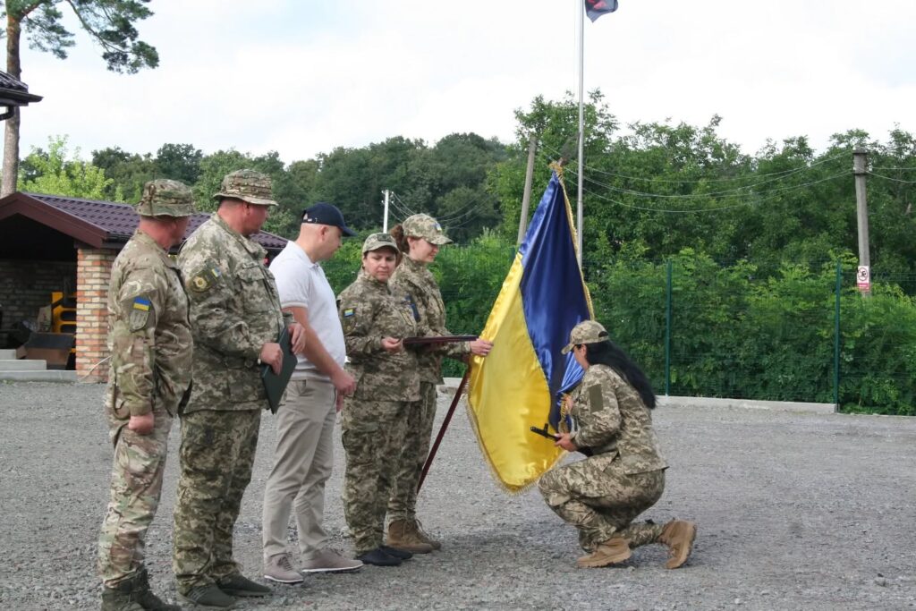 До підрозділу «Бучанські відьми» долучилися одразу вісім жінок, ще 11 — проходять навчання