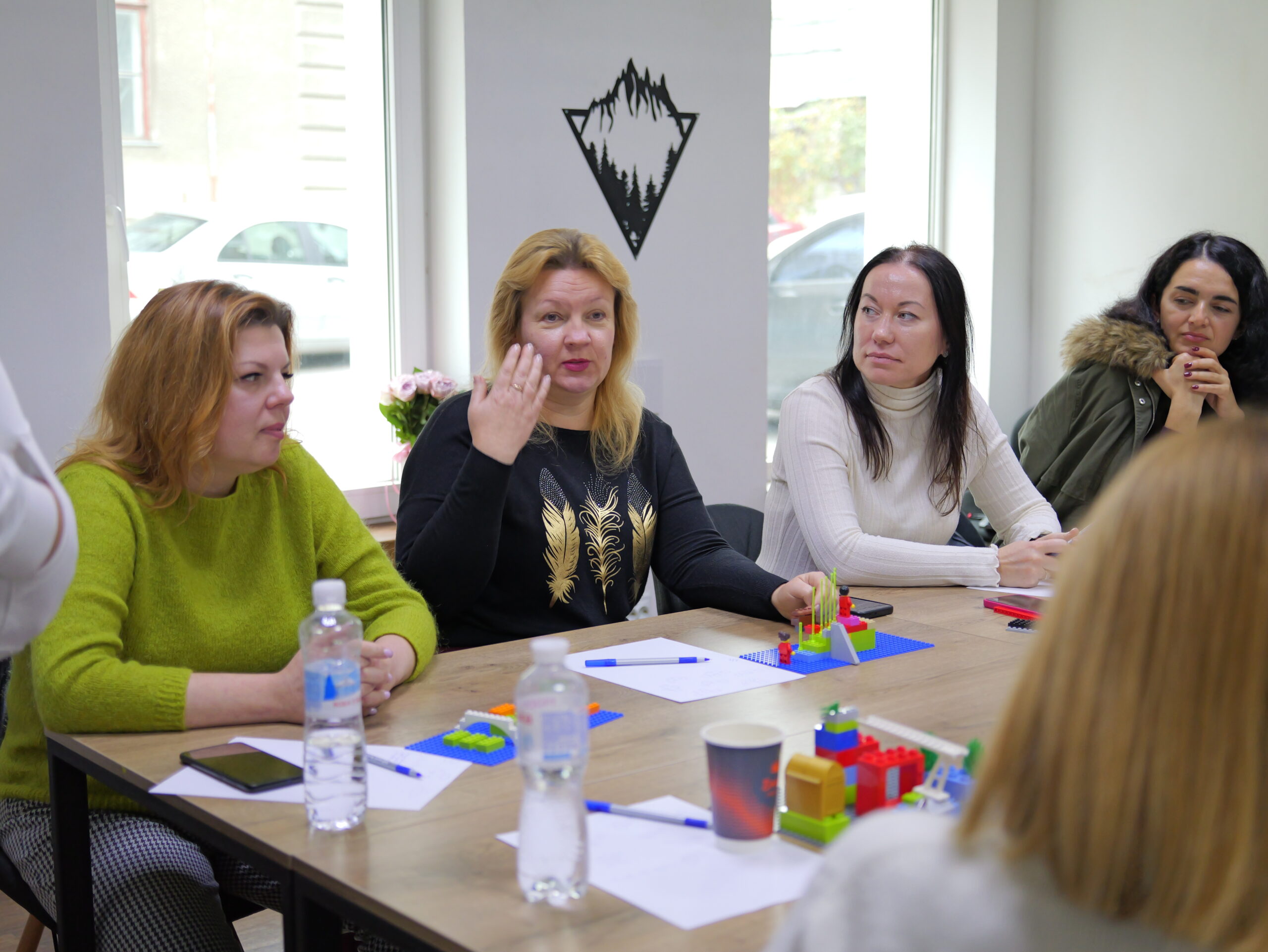 «‎Скляна стеля» у вищій освіті: Чому жінки рідко стають ректорками