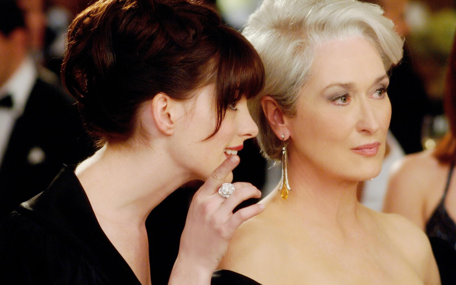 Культовий фільм «Диявол носить Prada» отримає продовження: у сиквелі зіграють Меріл Стріп, Енн Гетевей та Емілі Блант