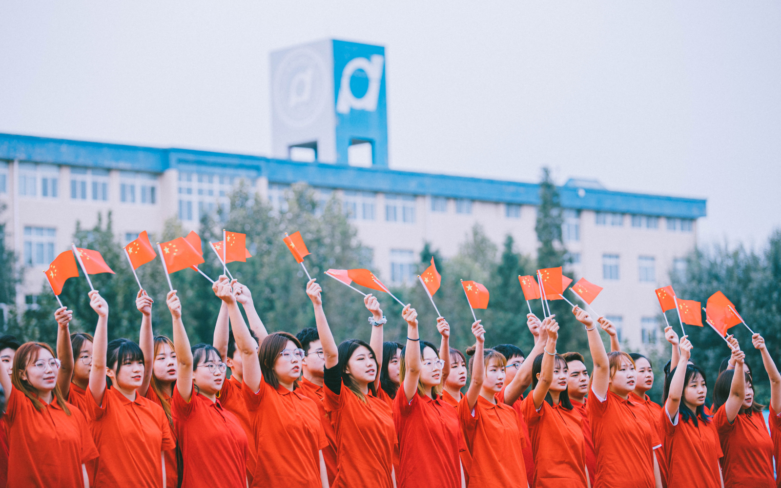 Китайський університет відрахував студентку за «неналежний контакт» з українським кіберспортсменом