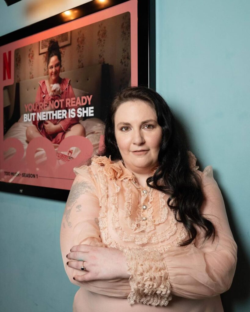 Авторка серіалу «Дівчата» Ліна Данем повертається з новим проєктом «Занадто» на Netflix