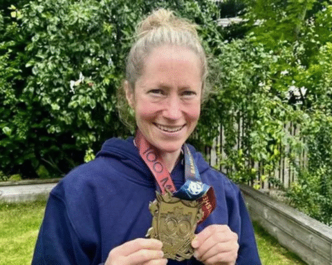 Ультрамарафонка з Шотландії виграла змагання, випередивши найближчого суперника-чоловіка більш ніж на дві години