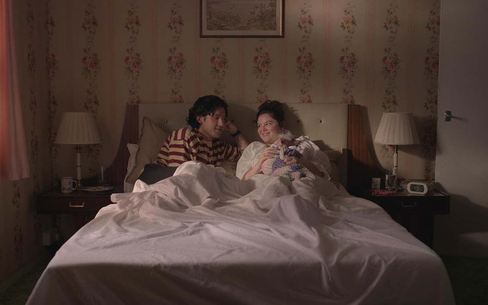 Ліна Данем, авторка серіалу Дівчата повертається з новим проєктом Занадто на Netflix