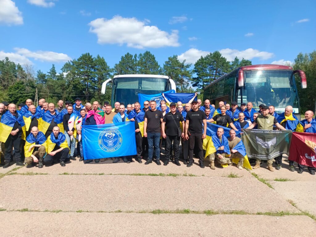 До України з полону повернули трьох жінок, серед них — вчителька, яка перебувала в неволі з 2019 року