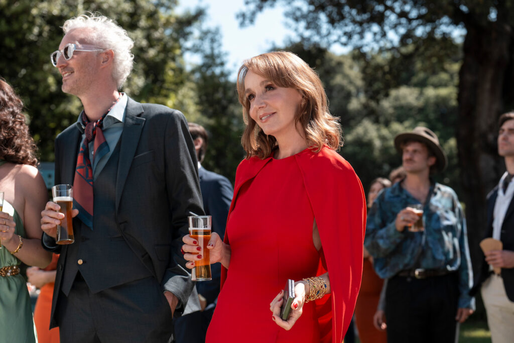 Netflix назвав дату релізу п’ятого сезону серіалу «Емілі в Парижі» та показав перші кадри