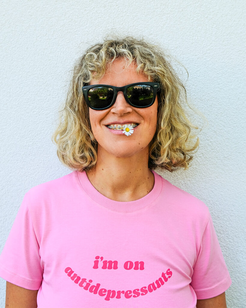 I’m on antidepressants. Бренд «ХУІЗИТ» презентував нову колекцію, присвячену темі психічного здоров’я