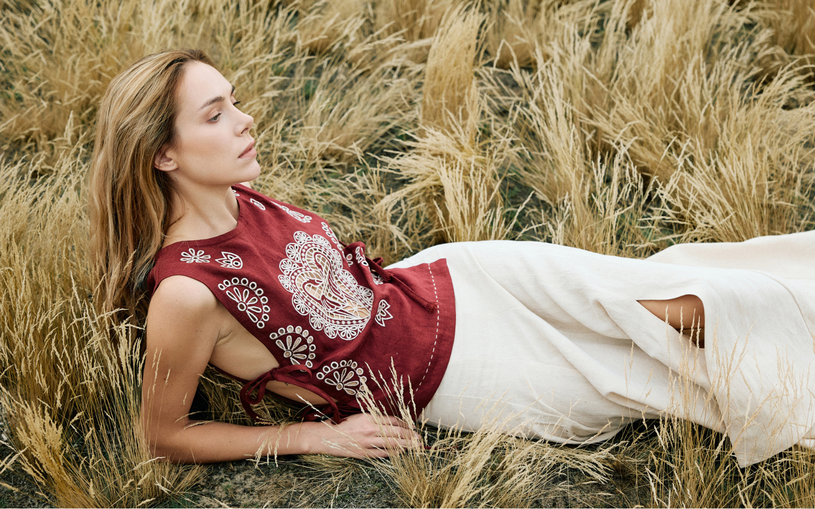 EMBR GEM і URURUR створили святкову колекцію вишиванок та аксесуарів до Дня Незалежності