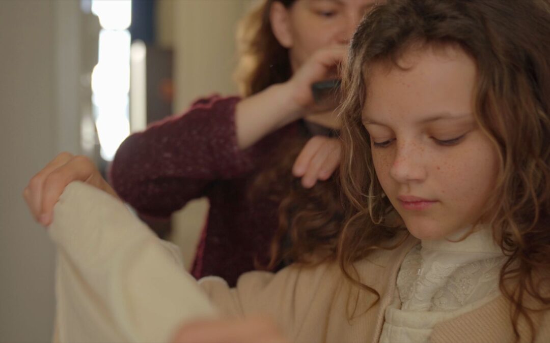 «Під крилом ночі». На Takflix вийшов онлайн документальний фільм Лесі Дяк про еміграцію і повернення в Україну