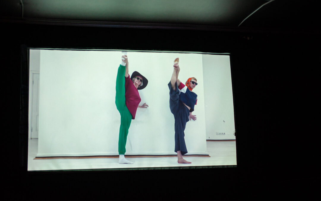 «Я та Ольга». У Києві покажуть камерну виставу про зустріч поколінь, різні погляди на танець і спогади про Донецьк